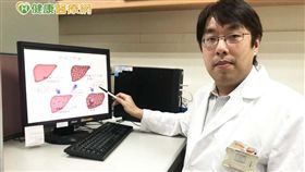 李少武醫師提醒，因肝炎病毒潛伏期可長達十至二十年以上，一般民眾應做B肝、C肝檢驗外，並施打疫苗預防保護。