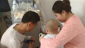 貧父拾金不昧　獲蘿蔔救罕病兒（圖／翻攝自梨視頻）