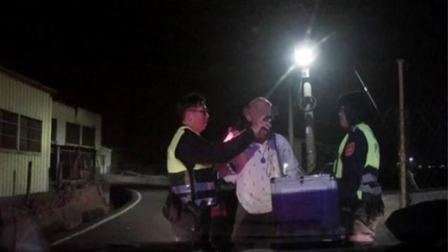 7萬5罰不怕！酒駕伯裝可憐竟跳魚塭