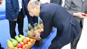 ▲高雄市長韓國瑜25日上午參訪深圳海吉星農產品物流公司，見證兩市簽約（圖／高雄市政府提供）