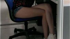  正妹,熱褲（圖／爆廢公社）