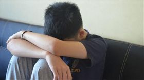  上11小時班僅賺1千元！男離職隔天　竟接到簡訊討錢(圖/PIXABAY)