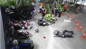 三寶女倒車怒衝「撞破半米水泥牆」　連人帶車墜8樓仍保命（圖／翻攝自泰國nationtv）