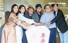 電影「老大人」首映會，導演洪伯豪、演員小戽斗、喜翔、黃嘉千、李友珊、監製唐在揚。（記者林士傑/攝影）