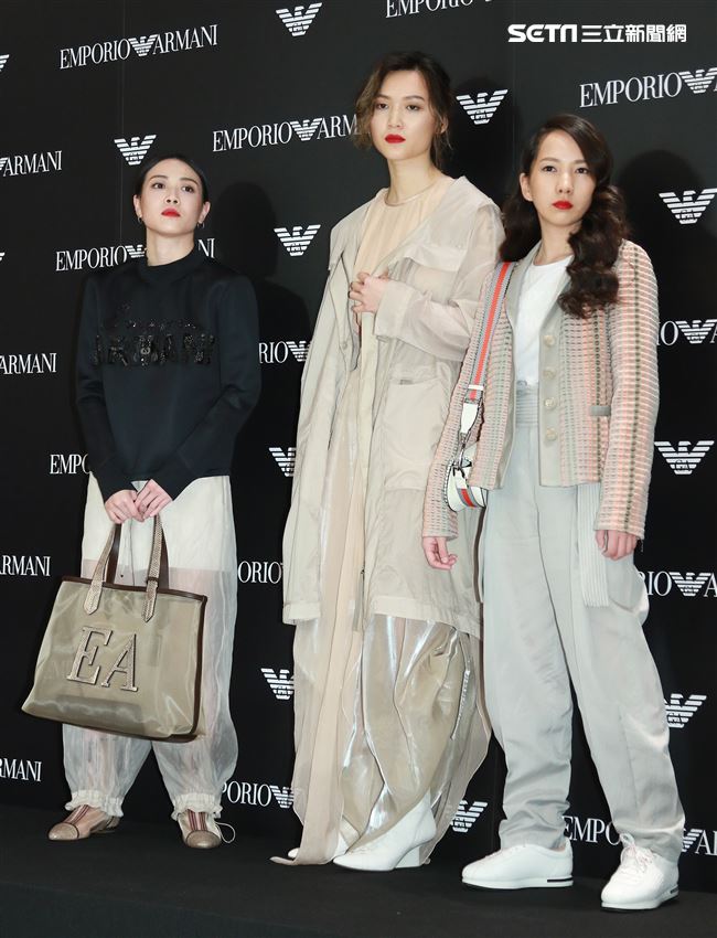 義大利精品服飾概念旗艦店開幕活動，孔雀眼。（記者林士傑/攝影）