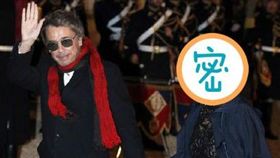 鞏俐巴黎突秀婚戒疑二婚。（圖／翻攝自Fashion Models微博）