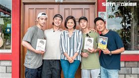 張軒睿請假找哥們救火代班。（圖／公視提供）