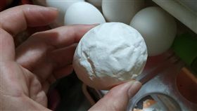 雞蛋,衛生紙團,爆怨公社　圖／翻攝自臉書爆怨公社