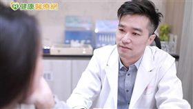 整形外科陳世翰醫師表示，五官的精緻和諧才是較自然的美感守則。