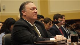 美國國務卿蓬佩奧強調台灣旅行法重要性美國國務卿蓬佩奧27日表示，台灣旅行法是重要立法，未來還會有更多行動來執行這項法律。中央社記者鄭崇生華盛頓攝 107年3月28日