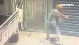 Ｌ離職砸貨車1000