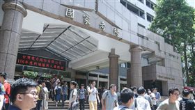 台電7月招考，2萬考生應考，-國家考試-考場-國考-公職- 圖／記者林敬旻攝