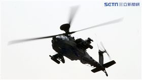 108年「國防知性之旅—龍翔營區開放」阿帕契空地整體作戰操演。（記者邱榮吉/攝影）