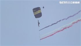 阿帕契單機秀性能! 俯衝.落葉飄現高難度技巧