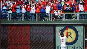 ▲哈波主場初登板，受到費城人球遒歡迎。（圖／翻攝自費城人推特）