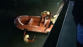 基隆,海洋廣場,自殺,長腿,跳海