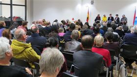 黃崇凱、李屏瑤、童偉格26日晚在駐德代表處進行朗讀會，吸引逾80名聽眾參加。（駐德代表處提供）中央社記者林育立柏林傳真 108年3月28日