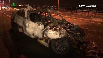 駕駛受困車內被燒死？民眾：門拉不開