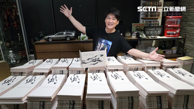 直播清唱沒題詞機　害歌王跳針又忘詞