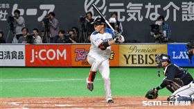▲王柏融首次站上日本職棒打擊區。（圖／記者王怡翔攝影）