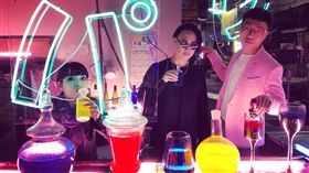 原子邦妮原本鎖定黃大謙卻苦無門路。（圖／滾石唱片）