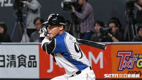 ▲王柏融在札幌巨蛋首次出賽。（圖／記者王怡翔攝影）