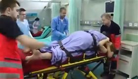 波蘭一對夫妻嘿咻 老公痛到「無法自拔」送醫
圖/翻攝自《EL DICTAMEN》