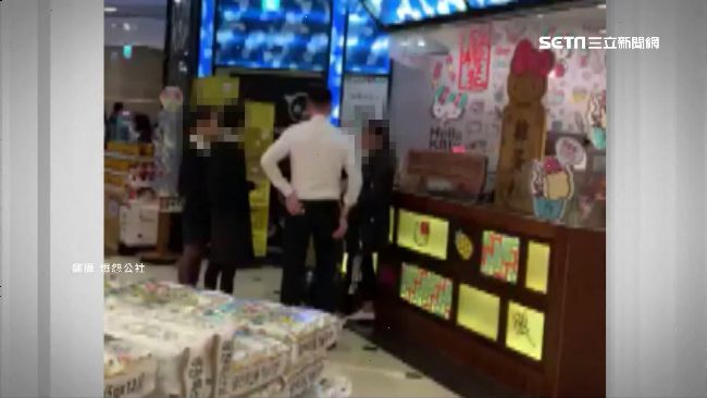 陸客不甩限塑政策　討袋遭拒咆哮店員