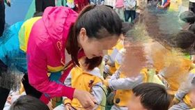 女兒遭軟飯男割喉慘死　網「言語凌遲」再殺她一次…母淚崩：殺人償命（圖／翻攝自微博）