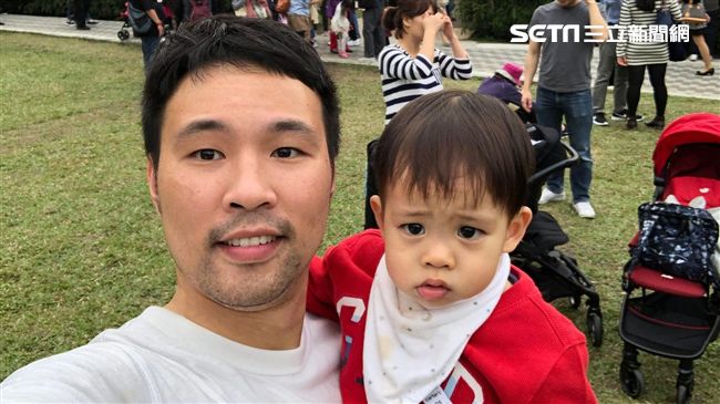 歌手當老闆卻爆肝　為雙兒拒當低頭族