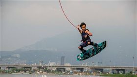 台北,滑水,募資,林口,義賣,棒棒糖