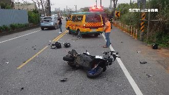 擦撞娃娃車又被追撞　騎士慘爆頭慘死