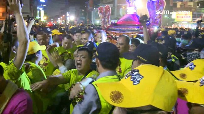 方仰寧2度坐鎮　調千警力防黑道搶轎
