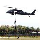 108年「國防知性之旅—龍翔營區開放」UH-60黑鷹直升機實施特戰弟兄空中突擊及火災空中支援。（記者邱榮吉/新社拍攝）