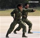 108年「國防知性之旅—龍翔營區開放」特戰部隊戰技演練。（記者邱榮吉/新社拍攝）