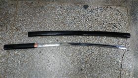 新北,五股,武士刀,酒醉,助陣,槍砲彈藥管制條例。翻攝畫面