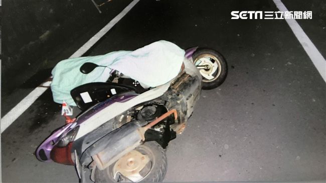 水泥車輾爆頭…女見父蓋白被躺地淚崩