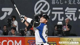 ▲日本火腿選手王柏融揮棒。（圖／記者王怡翔攝影）