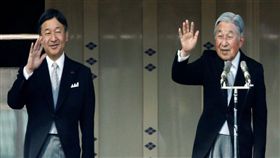皇太子德仁（左）將於明年5月1日即位，明仁天皇將於2019年4月30日退位。（圖／翻攝自日網）