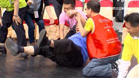 鎮瀾宮董事長顏清標拉筋跌倒