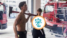 王家梁、夏如芝《鑑識英雄II正義之戰》的「玩火自焚」扮消防員 圖／中視提供