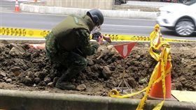 新北市板橋區民生路三段工地再度發現未爆彈（翻攝畫面）