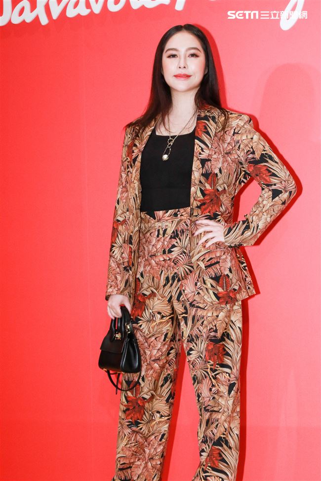 義大利精品品牌Salvatore Ferragamo開幕記者會，哈拉影城千金方又卉。（記者林士傑/攝影）