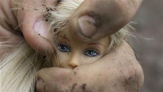 怒！安親班驚爆狼師　伸手摸女童私處