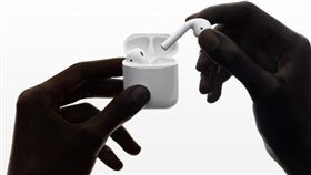 AirPods2耳機。翻攝Apple官網