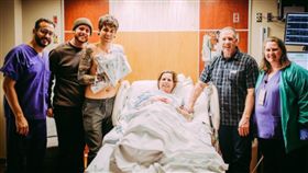 代理孕母,母親,同性,同性戀,結婚,小孩,美國,多元家庭,美國, 圖／翻攝自推特