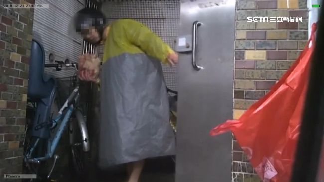 法官助理嫌鄰居吵　竟吐口水抹腳踏車