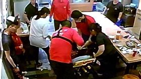 沙鍋魚頭,CPR,哈姆立克急救法　（圖／翻攝自臉書）