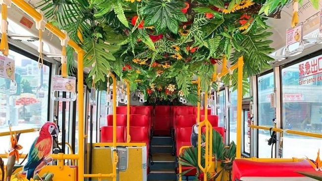 韓市府推花園公車　網酸「送葬花車」
