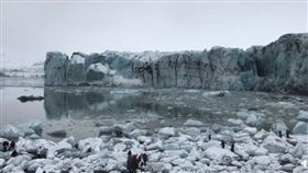 冰島,觀光客,崩塌,冰山　（圖／翻攝自臉書）